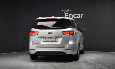 Kia Canival 2016, 135044 км, за 5942.63 USD