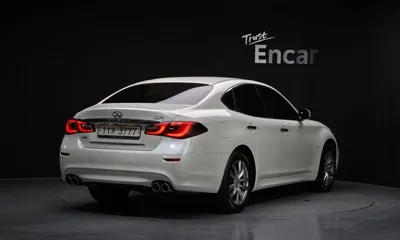 Infiniti Q70 2019, 66459 км, за 13787.44 USD