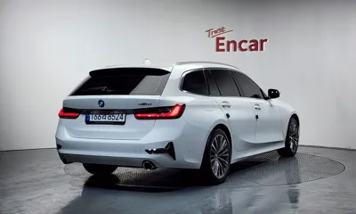 BMW 3-Series 2022, 34597 км, за 21185.41 USD