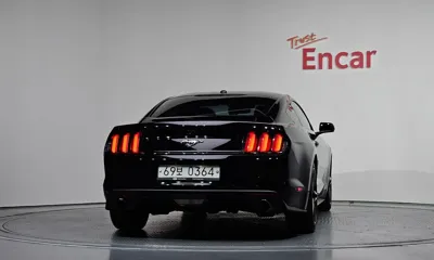 Ford Mustang 2017, 73962 км, за 11567.96 USD