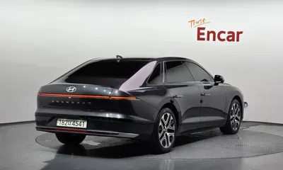 Hyundai Grandeur 2023, 34661 км, за 21333.86 USD