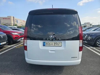Hyundai Staria 2022, 60007 км, за 16279.38 USD