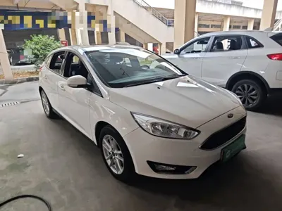 Ford Focus 2017, 64300 км, за 4906.51 USD