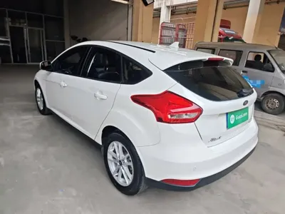 Ford Focus 2017, 64300 км, за 4906.51 USD