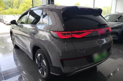 BYD Sealion 05 EV 2025, 10700 км, за 18829 USD