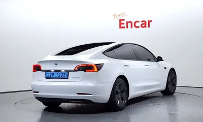 Tesla Model 3 2021, 120386 км, за 18063.58 USD