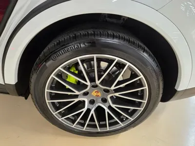 Porsche Cayenne 2022, 34911 км, за 73670.29 USD - фото 12