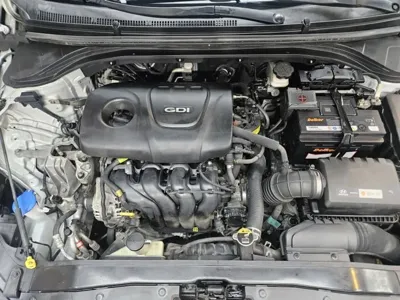 Hyundai Avante 2016, 86967 км, за 4104.24 USD - фото 12