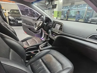 Hyundai Avante 2016, 86967 км, за 4104.24 USD - фото 18