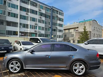 Volkswagen Passat 2015, 130509 км, за 2953.92 USD