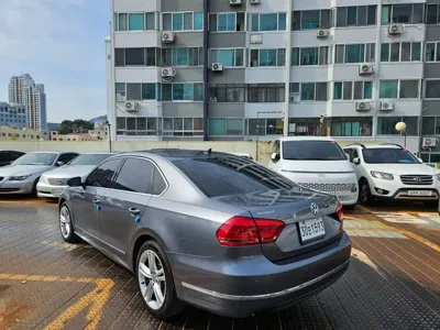 Volkswagen Passat 2015, 130509 км, за 2953.92 USD
