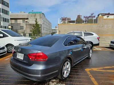 Volkswagen Passat 2015, 130509 км, за 2930.26 USD - фото 6