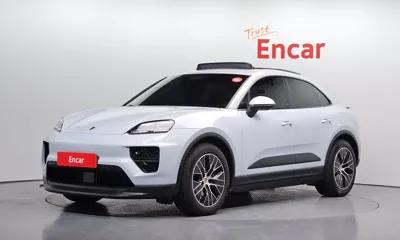 Porsche Macan · 2025 год