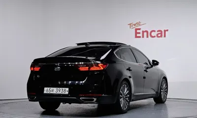 Kia K7 2018, 76611 км, за 10444.03 USD