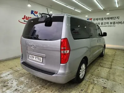Hyundai Starex 2016, 92959 км, за 6840.39 USD