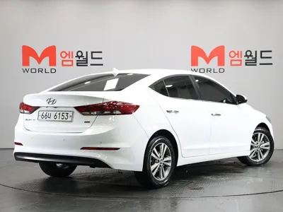 Hyundai Avante 2016, 100209 км, за 6277.1 USD
