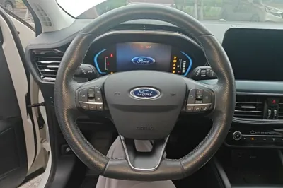 Ford Focus 2021, 45500 км, за 11284 USD - фото 13