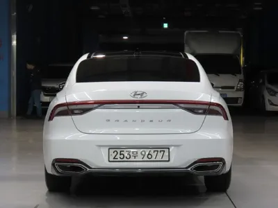 Hyundai Grandeur 2021, 15698 км, за 12880.57 USD