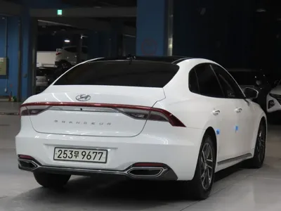 Hyundai Grandeur 2021, 15698 км, за 12880.57 USD