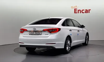Hyundai Sonata 2015, 121568 км, за 6240.14 USD