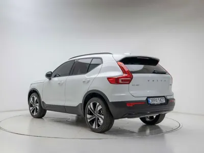 Volvo XC40 2026, 301 км, за 29253.06 USD