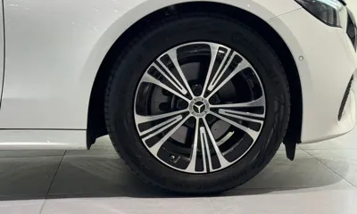 Mercedes-Benz E-Class 2025, 2350 км, за 40964.65 USD