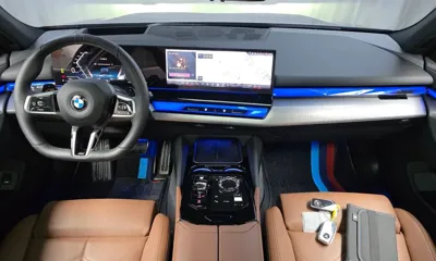 BMW 5-Series 2025, 12595 км, за 58421.95 USD - фото 7