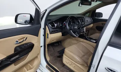 Kia Canival 2019, 153025 км, за 10769.74 USD - фото 10