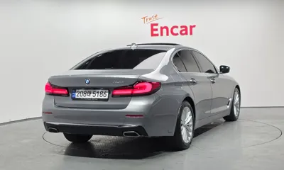BMW 5-Series 2023, 23431 км, за 27254.7 USD