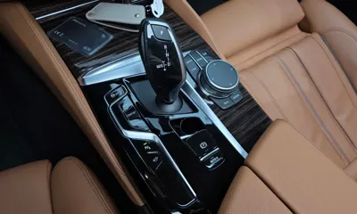BMW 5-Series 2023, 23431 км, за 27254.7 USD - фото 9