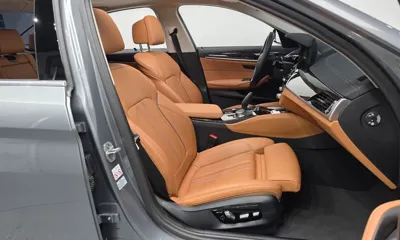BMW 5-Series 2023, 23431 км, за 27254.7 USD - фото 11