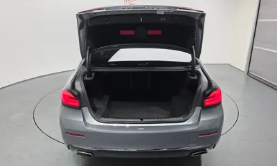 BMW 5-Series 2023, 23431 км, за 27254.7 USD - фото 20