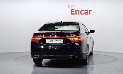 Hyundai Grandeur 2013, 145109 км, за 3711.24 USD