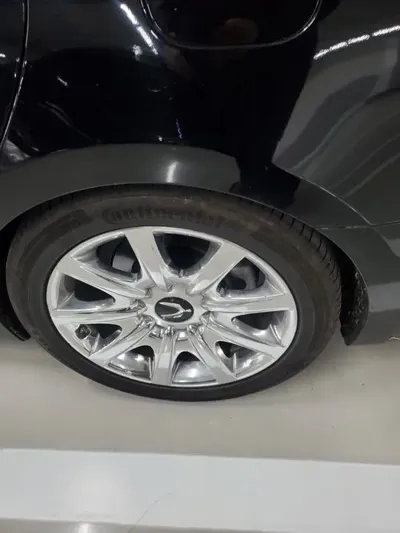 Hyundai Equus 2010, 242300 км, за 2605.86 USD