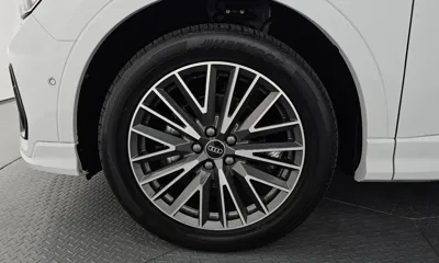 Audi Q3 2025, 5654 км, за 37088.09 USD