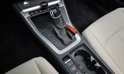 Audi Q3 2025, 5654 км, за 37088.09 USD - фото 9