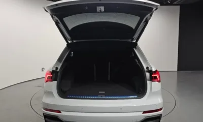 Audi Q3 2025, 5654 км, за 37088.09 USD - фото 20