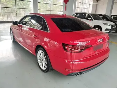 Audi A4L 2018, 69800 км, за 12557.28 USD