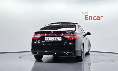 Hyundai Grandeur 2015, 258495 км, за 3122.56 USD