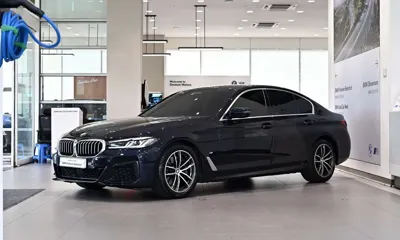 BMW 5-Series · 2023 год