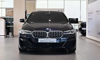 BMW 5-Series 2023, 49922 км, за 23727.48 USD