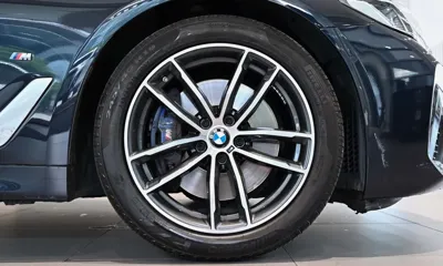 BMW 5-Series 2023, 49922 км, за 23727.48 USD