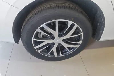 Geely Auto Emgrand 2026, 6700 км, за 9899 USD - фото 16