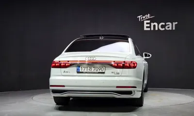 Audi A8 2023, 122919 км, за 42996.77 USD