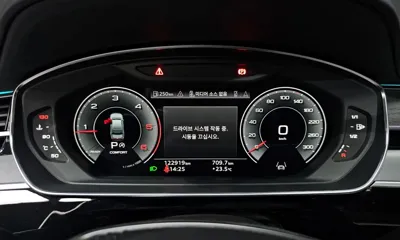 Audi A8 2023, 122919 км, за 42996.77 USD - фото 8