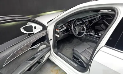 Audi A8 2023, 122919 км, за 42996.77 USD - фото 10