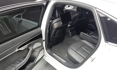 Audi A8 2023, 122919 км, за 42996.77 USD - фото 11