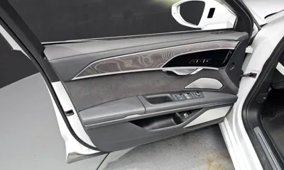Audi A8 2023, 122919 км, за 42996.77 USD - фото 24
