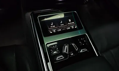 Audi A8 2023, 122919 км, за 42996.77 USD - фото 31