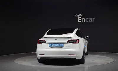 Tesla Model 3 2021, 86484 км, за 17589.59 USD